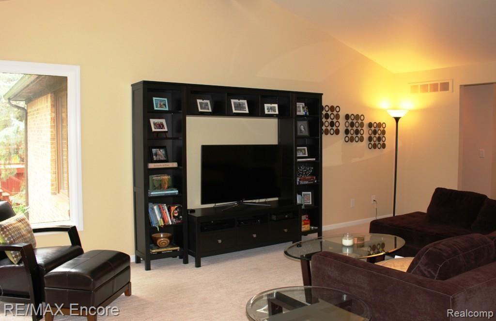 315 Rose Brier Drive Rochester Hills, MI 48309 - Photo 15 of 68
