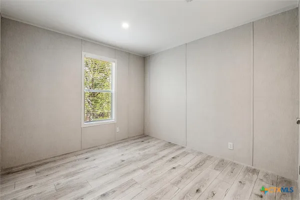 $289,000 | 855 Roosevelt Road, Luling, TX 78648