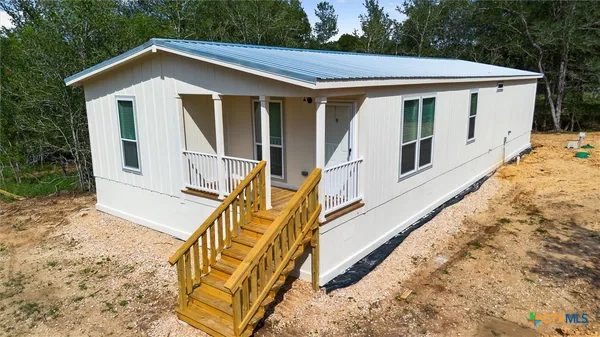 $289,000 | 855 Roosevelt Road, Luling, TX 78648