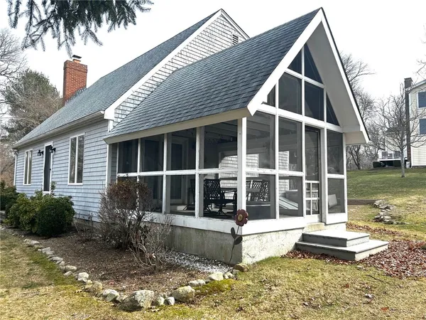 $1,800 | 630 Green Hill Beach Road, South Kingstown, RI 02879