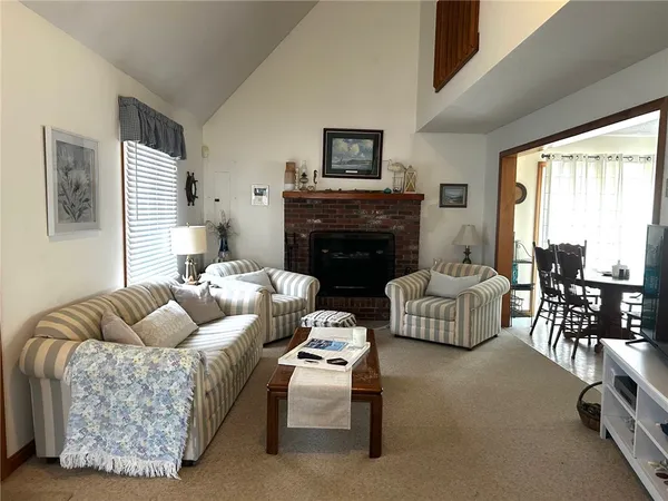 $1,800 | 630 Green Hill Beach Road, South Kingstown, RI 02879