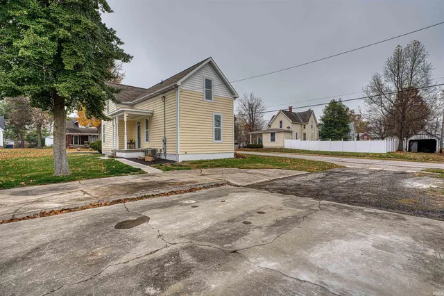 $310,000 | 206 West Gibson Street, Haubstadt, IN 47639