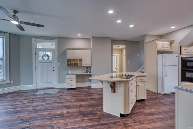 $310,000 | 206 West Gibson Street, Haubstadt, IN 47639