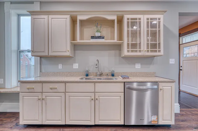 $310,000 | 206 West Gibson Street, Haubstadt, IN 47639