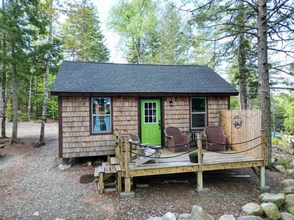 $225,000 | 147 Woodcock Drive, Lincoln, ME 04457