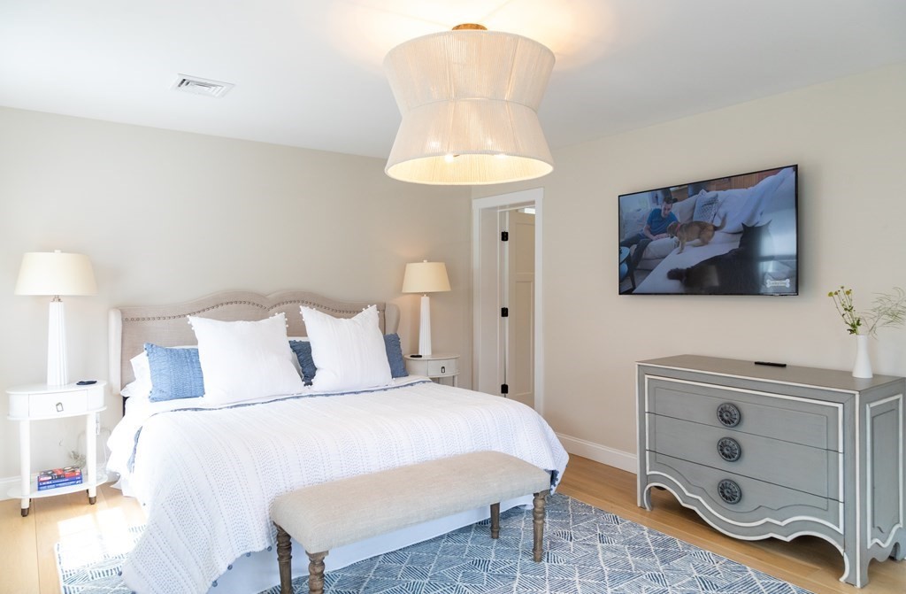 49 Pine Street Nantucket, MA 02554 - Photo 24 of 41