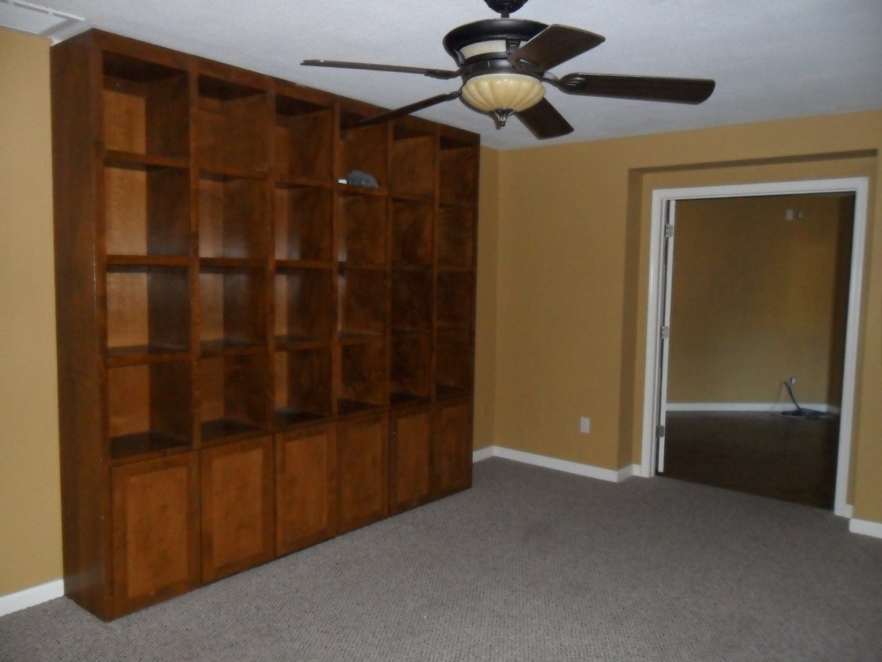 4555 East Hearn Road Phoenix, AZ 85032 - Photo 10 of 15 Master entry room