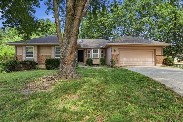 $279,999 | 1736 Southeast Silkwood Court, Lee's Summit, MO 64063