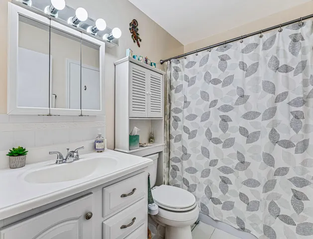 $1,900 | 210 Main Boulevard, Unit 2B, Boynton Beach, FL 33435