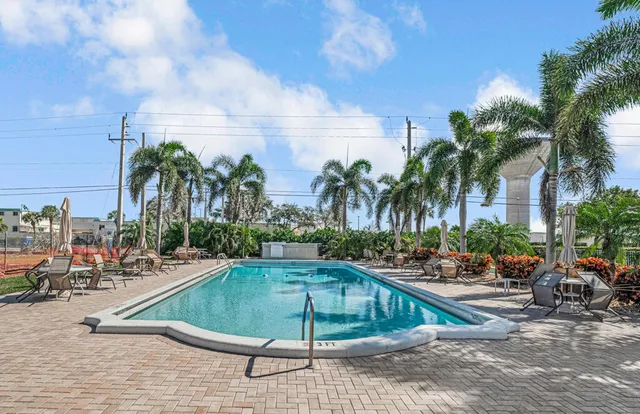 $1,900 | 210 Main Boulevard, Unit 2B, Boynton Beach, FL 33435