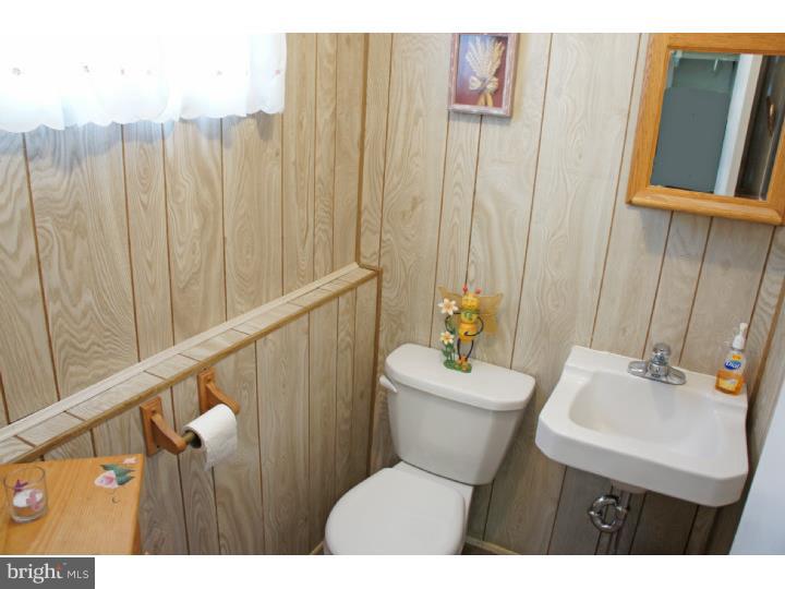 505 Wesley Road Springfield, PA 19064 - Photo 23 of 25 Half Bath