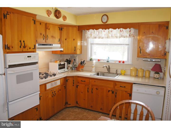 505 Wesley Road Springfield, PA 19064 - Photo 8 of 25 Kitchen