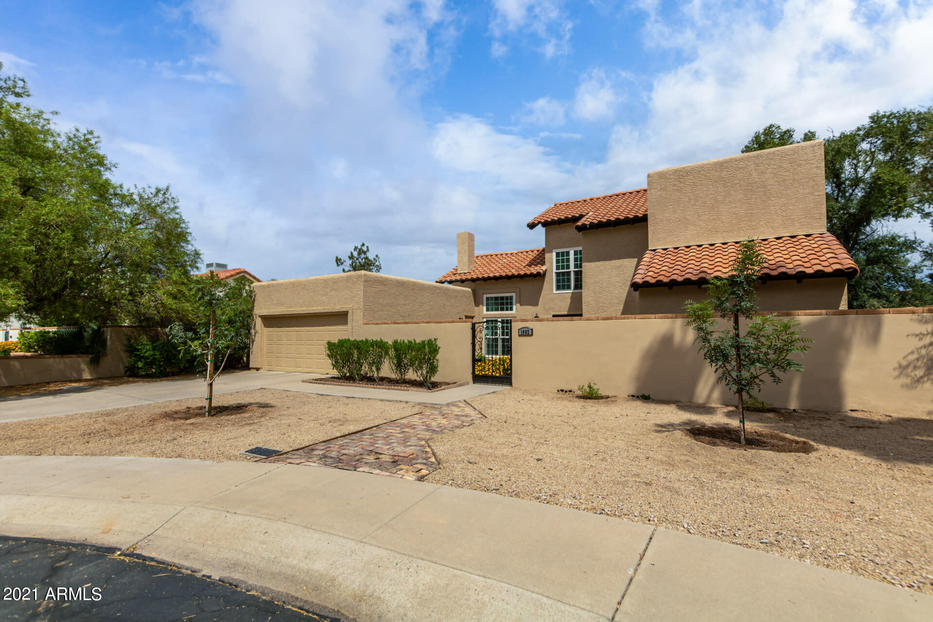 1982 East Carver Road Tempe, AZ 85284 - Photo 1 of 43 Listing_897079_Photo_1