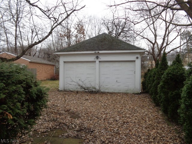 3938 Delmore Road Cleveland Heights, OH 44121 - Photo 2 of 11 2-Car Garage