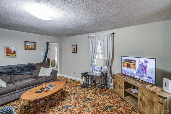 $129,900 | 313 South Street, Bedford, VA 24523