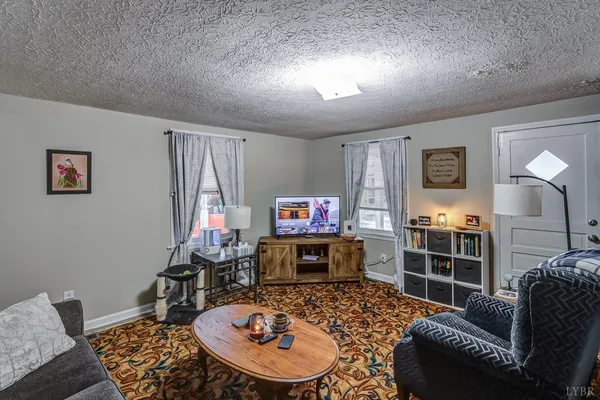 $129,900 | 313 South Street, Bedford, VA 24523