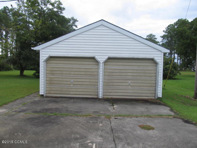 364 Gillikin Road Beaufort, NC 28516 - Photo 5 of 15 Double Car Garage