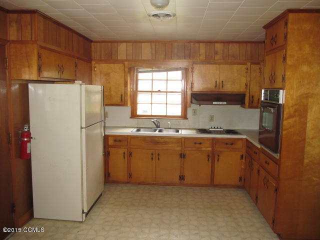 364 Gillikin Road Beaufort, NC 28516 - Photo 8 of 15 Kitchen