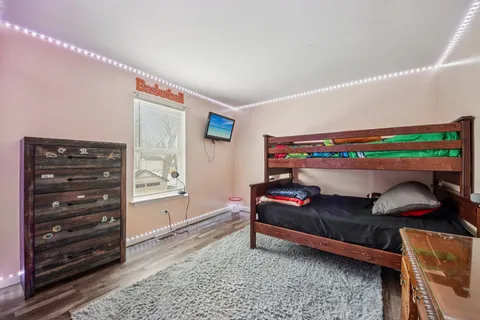 $319,900 | 410 Riverside Drive, Lakemoor, IL 60051