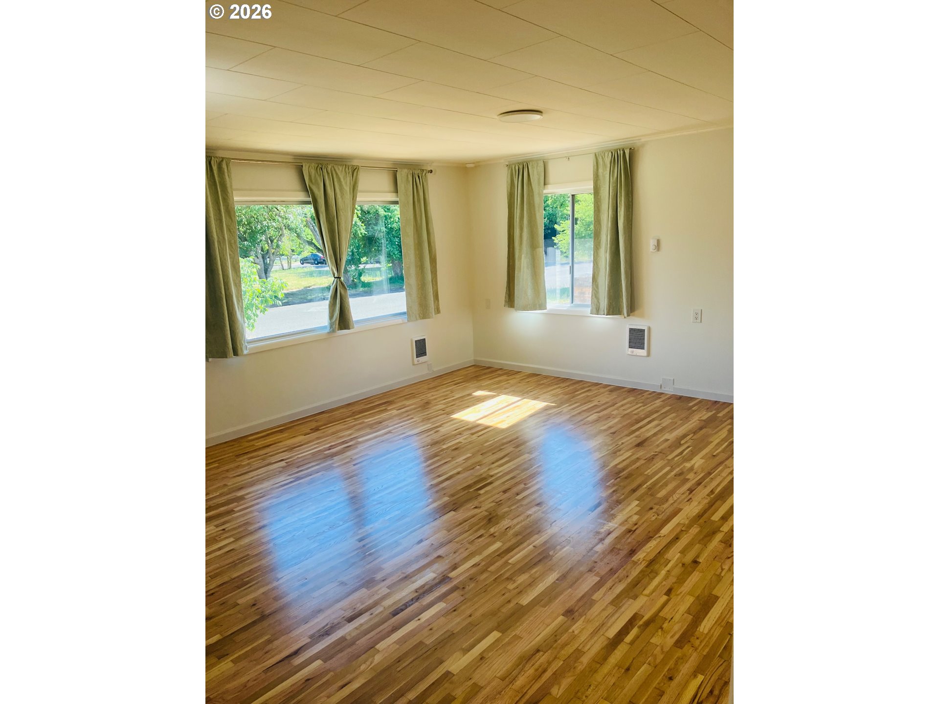 152 West C Street Springfield, OR 97477 - Photo 23 of 39
