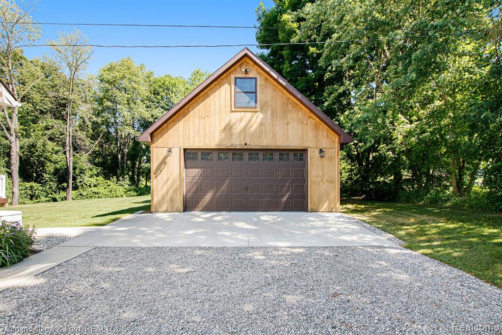9647 Hadley Road Clarkston, MI 48348 - Photo 4 of 31