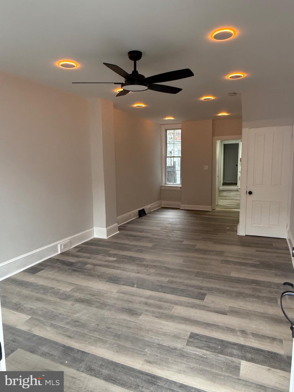 535 Moss Street Reading, PA 19604 - Photo 3 of 15