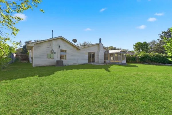 $1,900 | 7138 Mobud Drive, Houston, TX 77074