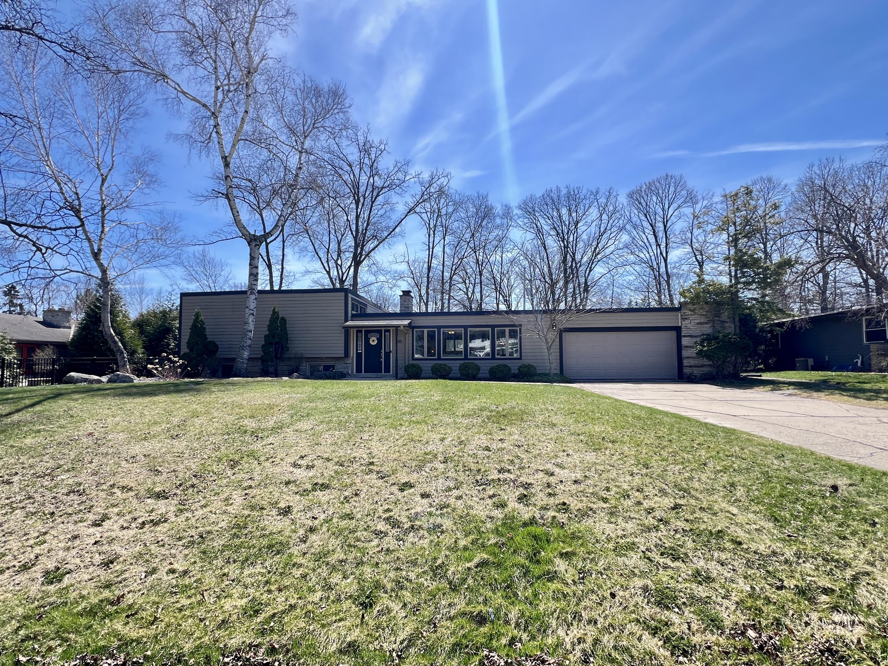 2115 West Greenwood Road Glendale, WI 53209 - Photo 37 of 43 AD41243B-DAAE-44B1-A573-A0658DC129F6_1_2