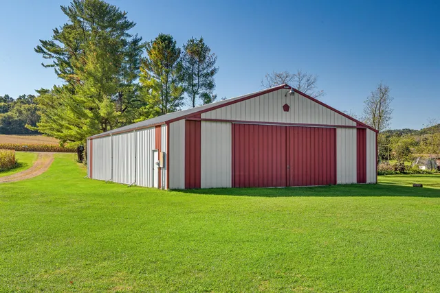 $670,000 | W5980 County Road V, Farmington, WI 54636