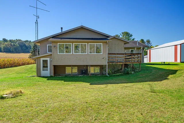 $670,000 | W5980 County Road V, Farmington, WI 54636