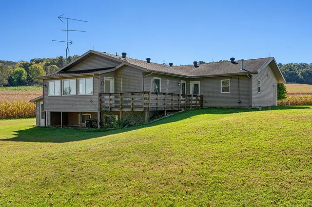 $670,000 | W5980 County Road V, Farmington, WI 54636