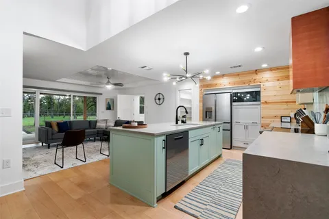 $915,000 | 1100 Live Oak Road, Leander, TX 78641