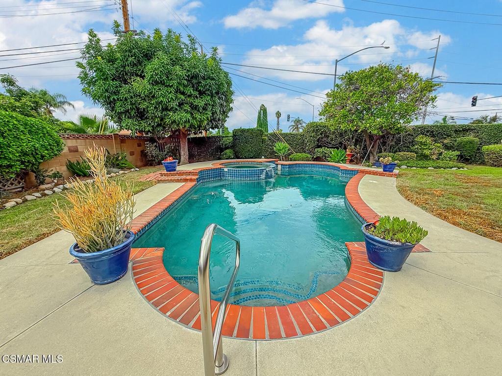 1191 Roldan Avenue Simi Valley, CA 93065 - Photo 1 of 29 lBackyard3