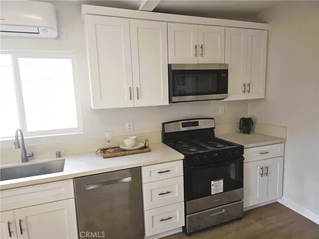 $959,900 | 7040 3rd, Los Angeles, CA 90043