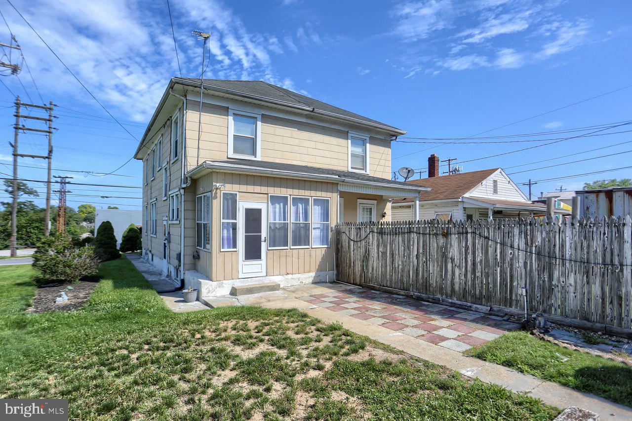 1706 West King Street York, PA 17404 - Photo 22 of 24 Nice yard space and fire pit.