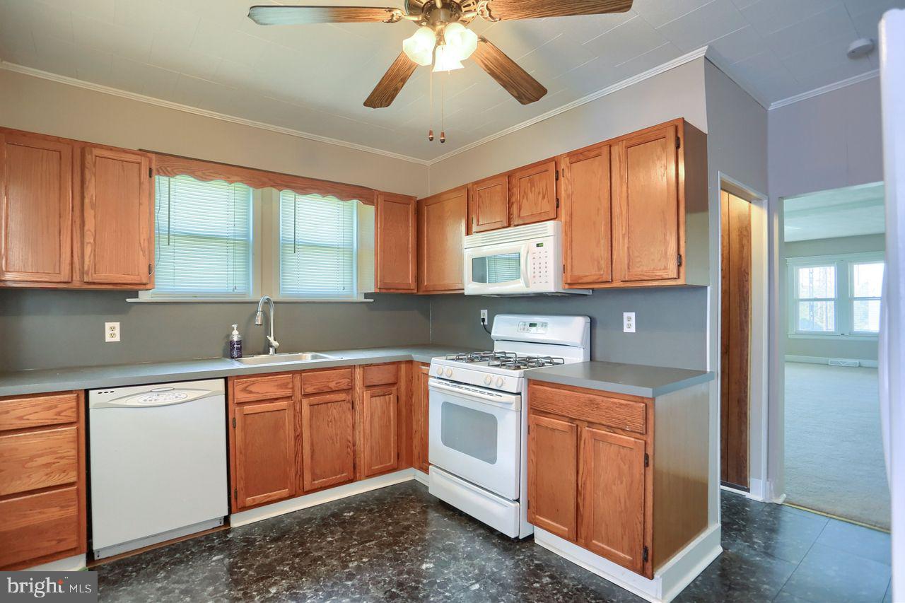 1706 West King Street York, PA 17404 - Photo 9 of 24 It's meal prep time.