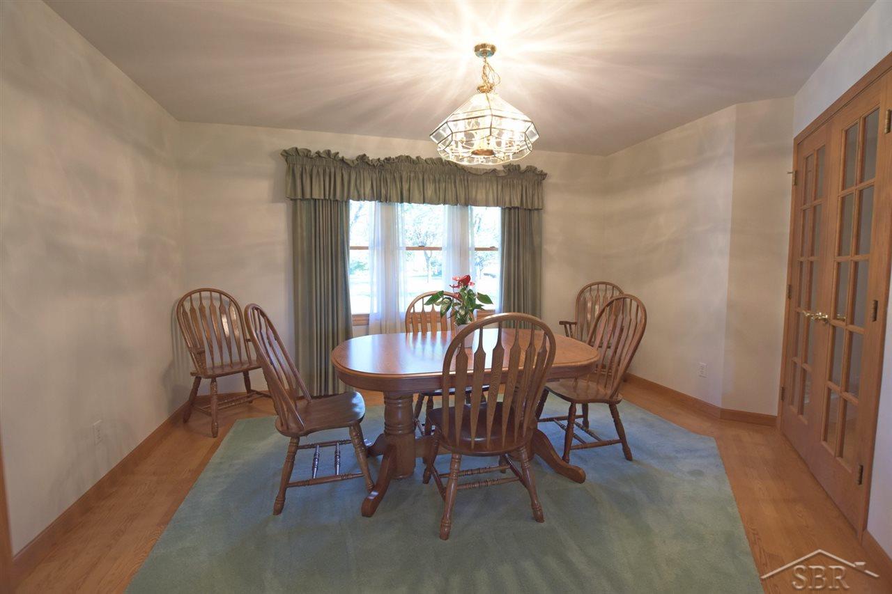 7077 Sunningdale Road Saginaw, MI 48604 - Photo 9 of 26 31332323-8.JPG