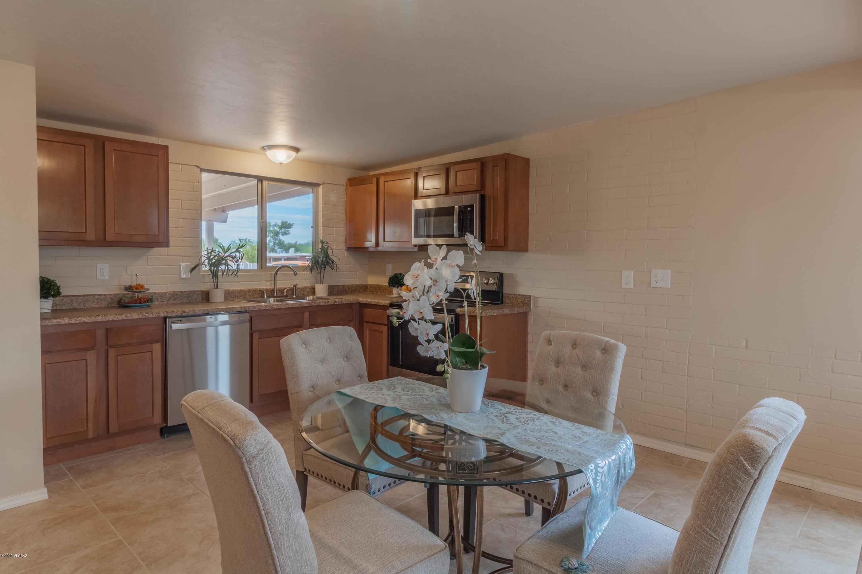 7072 East Stella Road Tucson, AZ 85730 - Photo 7 of 21