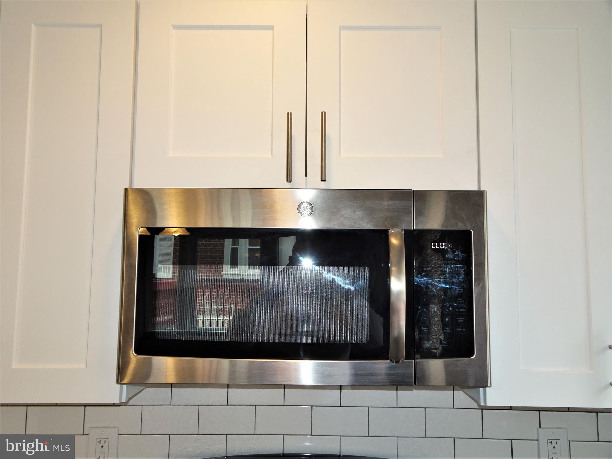 1216 Glenhaven Road Baltimore, MD 21239 - Photo 9 of 45 Stainless built in microwave