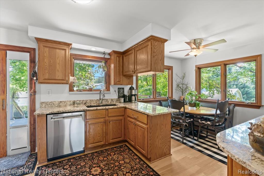 1785 Middle Road Highland, MI 48357 - Photo 12 of 50