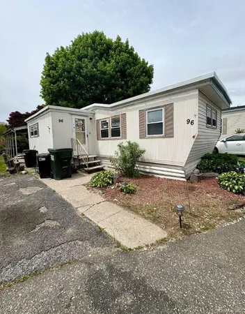 $145,000 | 1964 River Road, Unit 96, Calverton, NY 11933