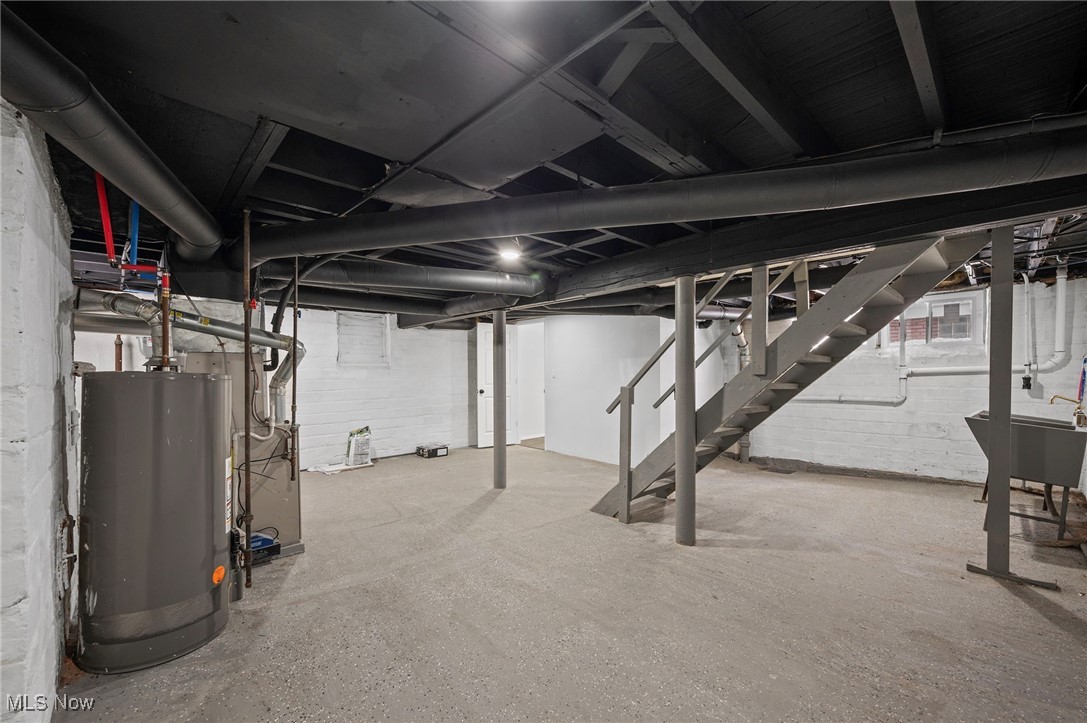 3404 Cedarbrook Road Cleveland, OH 44118 - Photo 34 of 37 Gallery Image 34