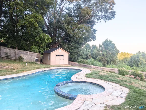 $875,000 | 158 Westledge Road, Simsbury, CT 06092