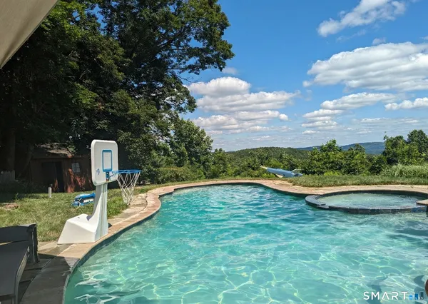 $875,000 | 158 Westledge Road, Simsbury, CT 06092