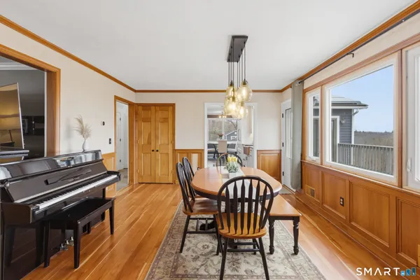 $875,000 | 158 Westledge Road, Simsbury, CT 06092