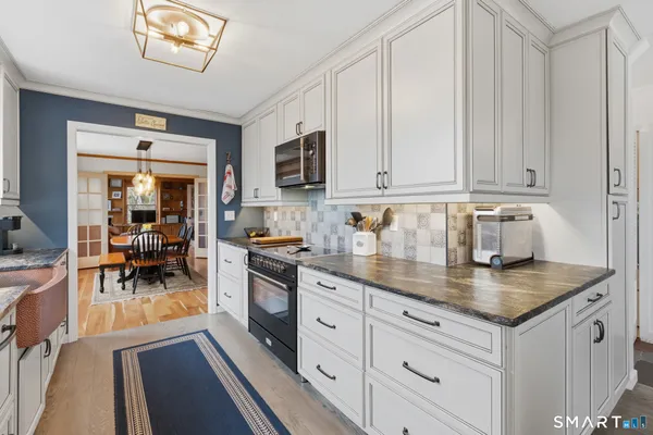 $875,000 | 158 Westledge Road, Simsbury, CT 06092