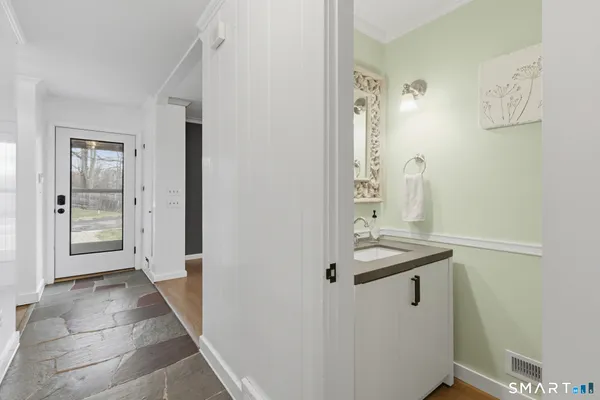 $875,000 | 158 Westledge Road, Simsbury, CT 06092