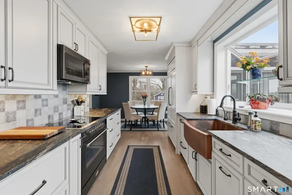 $875,000 | 158 Westledge Road, Simsbury, CT 06092