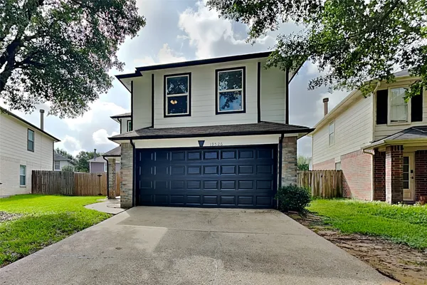$2,225 | 19526 Rocky Bank Drive, Tomball, TX 77375