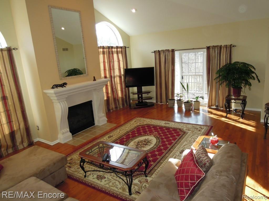 3822 Windingbrook Circle, Unit 8 Rochester Hills, MI 48309 - Photo 9 of 64